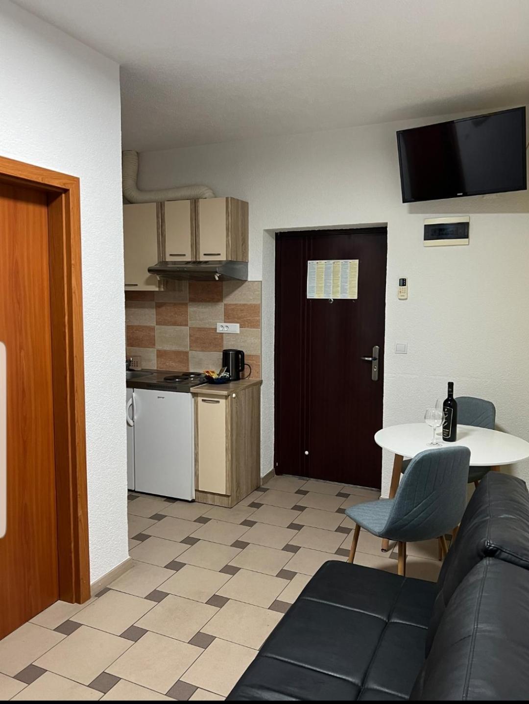 Apartment Afrika Макарска Экстерьер фото