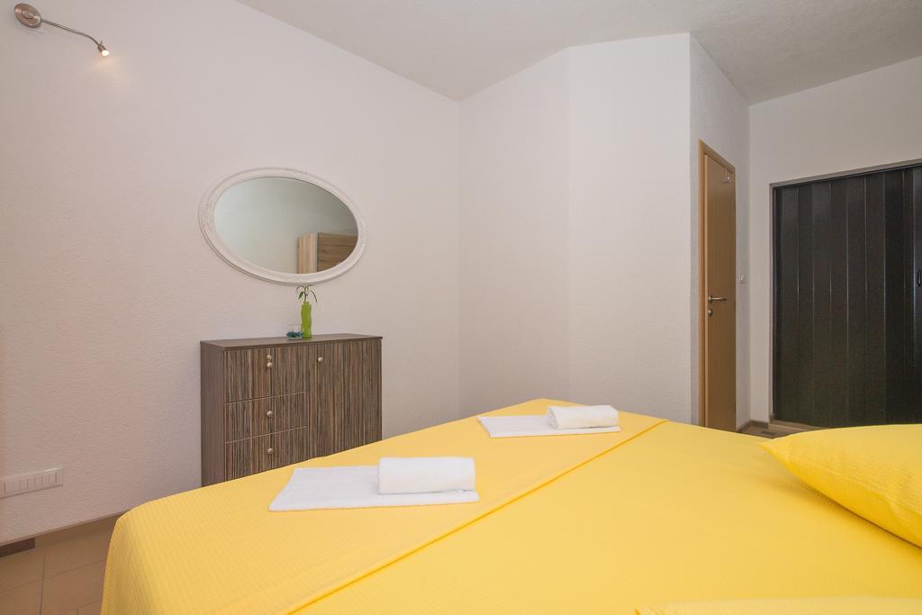 Apartment Afrika Макарска Экстерьер фото